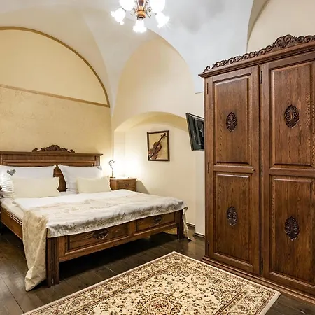 Otel U Cerneho Orla