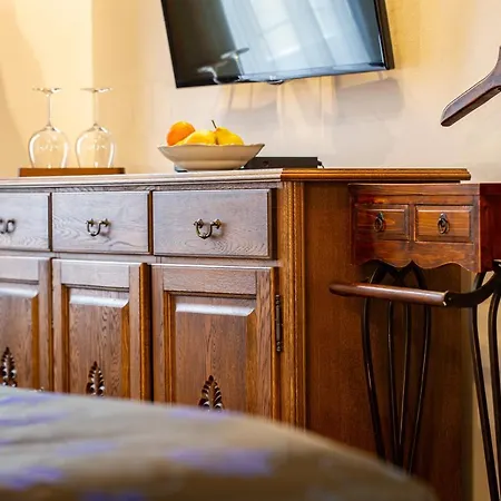 Otel U Cerneho Orla 4*