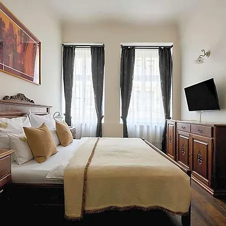 U černého Orla Hotel 4*
