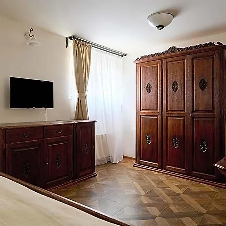U černého Orla 4*